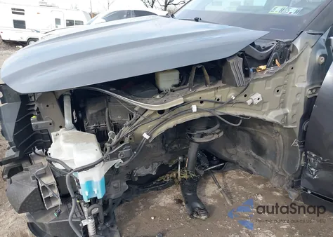 2021 Toyota Highlander Xle z USA, uszkodzony, nr VIN 5TDGZRBH3MS058831